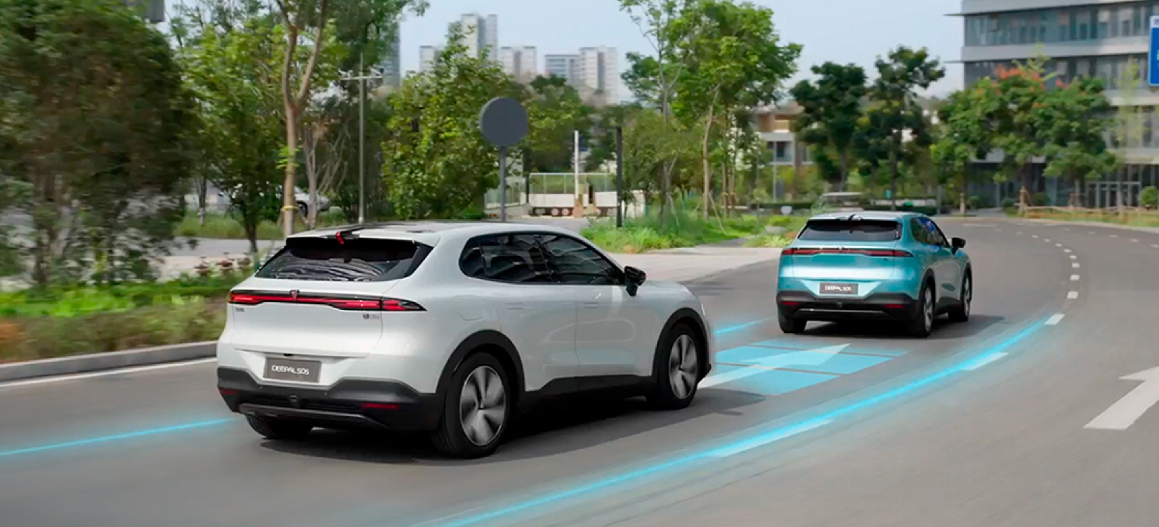 6 Bolsas de aire; 2 frontales, 2 laterales y 2 tipo cortina*