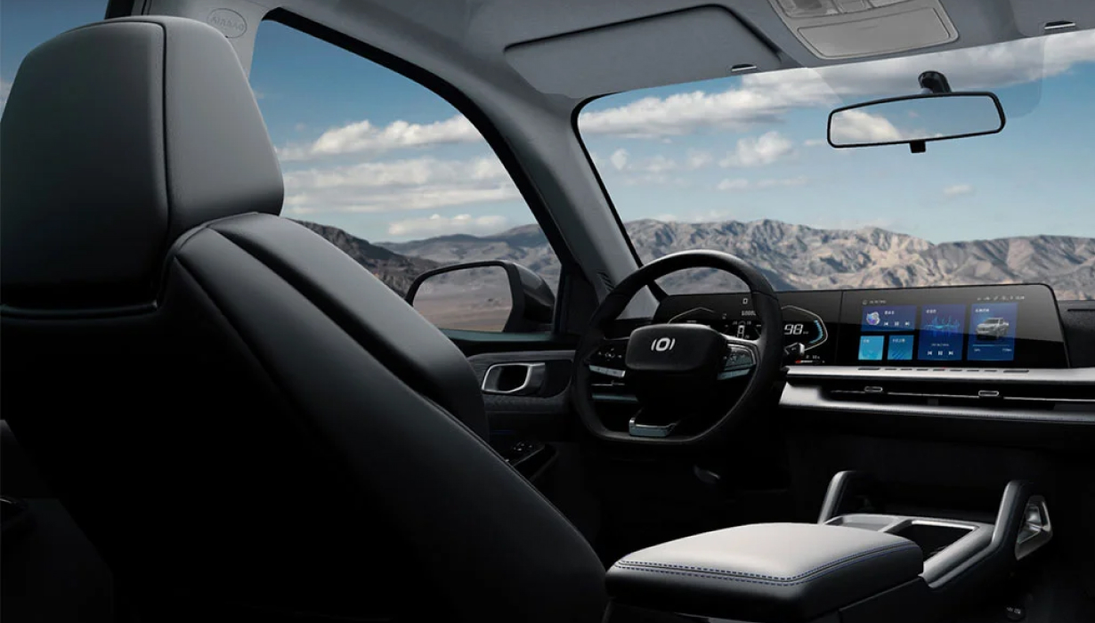 Asiento del conductor con ajuste eléctrico de 6 posiciones*
Asiento del copiloto con ajuste eléctrico de 4 posiciones*