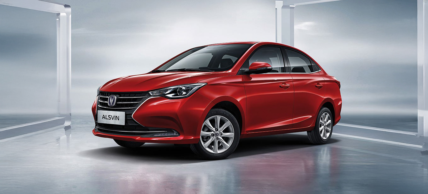 Espejos laterales con ajuste eléctrico y luz direccional.