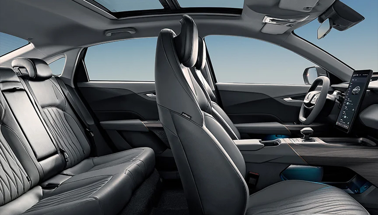 Asiento del conductor con ajuste eléctrico de 6 posiciones*.