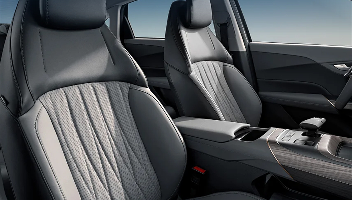 Asiento del copiloto con ajuste eléctrico de 4 posiciones*.