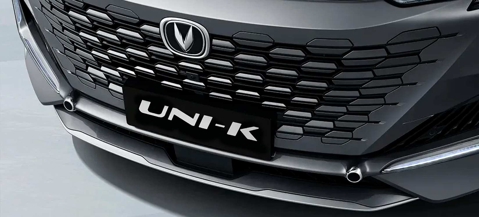 Sensores de estacionamiento delanteros y traseros.